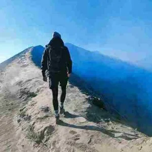 Hiking to the top of Mount Bromo Hiking to the top of Mount Bromo